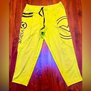 Virus Int’l Men’s 3/4 tights. Size Large.